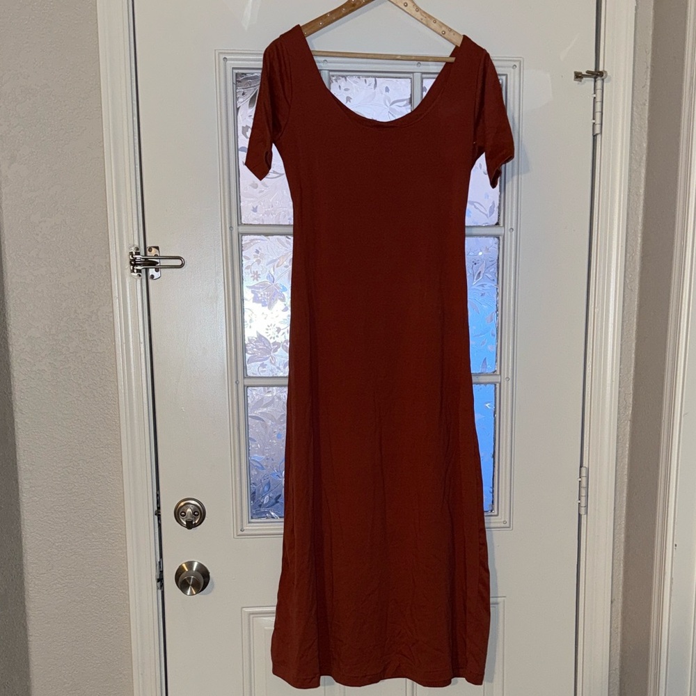 HP2✨ Anthropologie Rust Maxi Dress